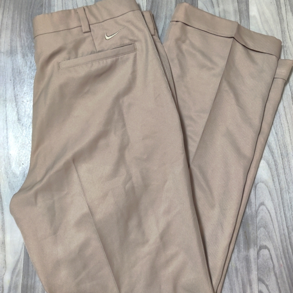 EUC Men’s Nike Dri Fit Golf Pants size Medium Tan